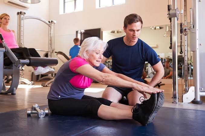 Expert Senior Fitness Coaching for Strength and Mobility
